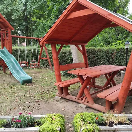 Balatonszemesi Nyaralohaz